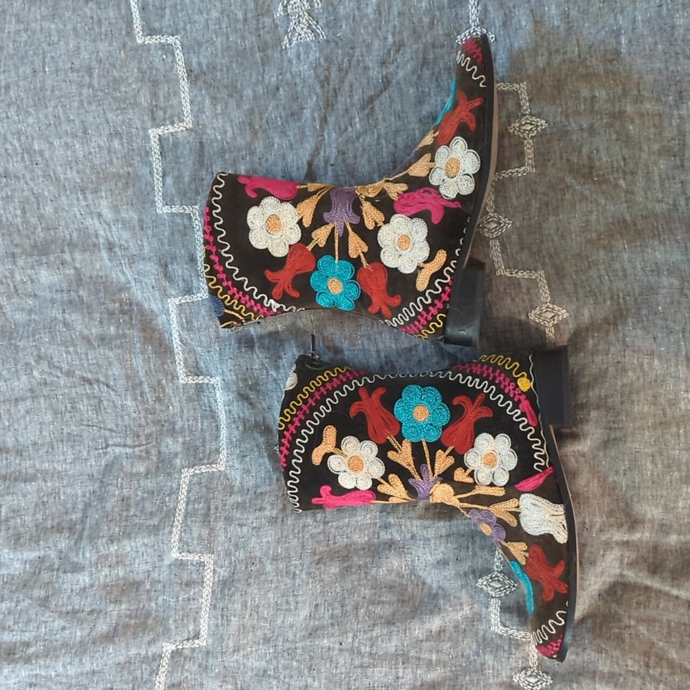 Hand Embroidered Turkish Boots